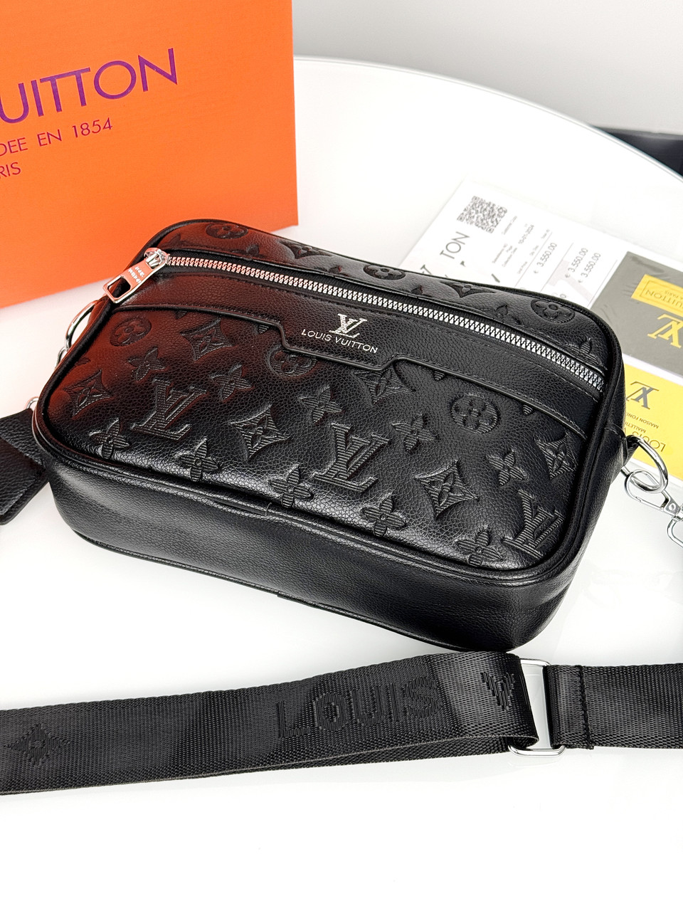 Чоловіча сумка чорного кольору через плече Louis Vuitton якості LUX