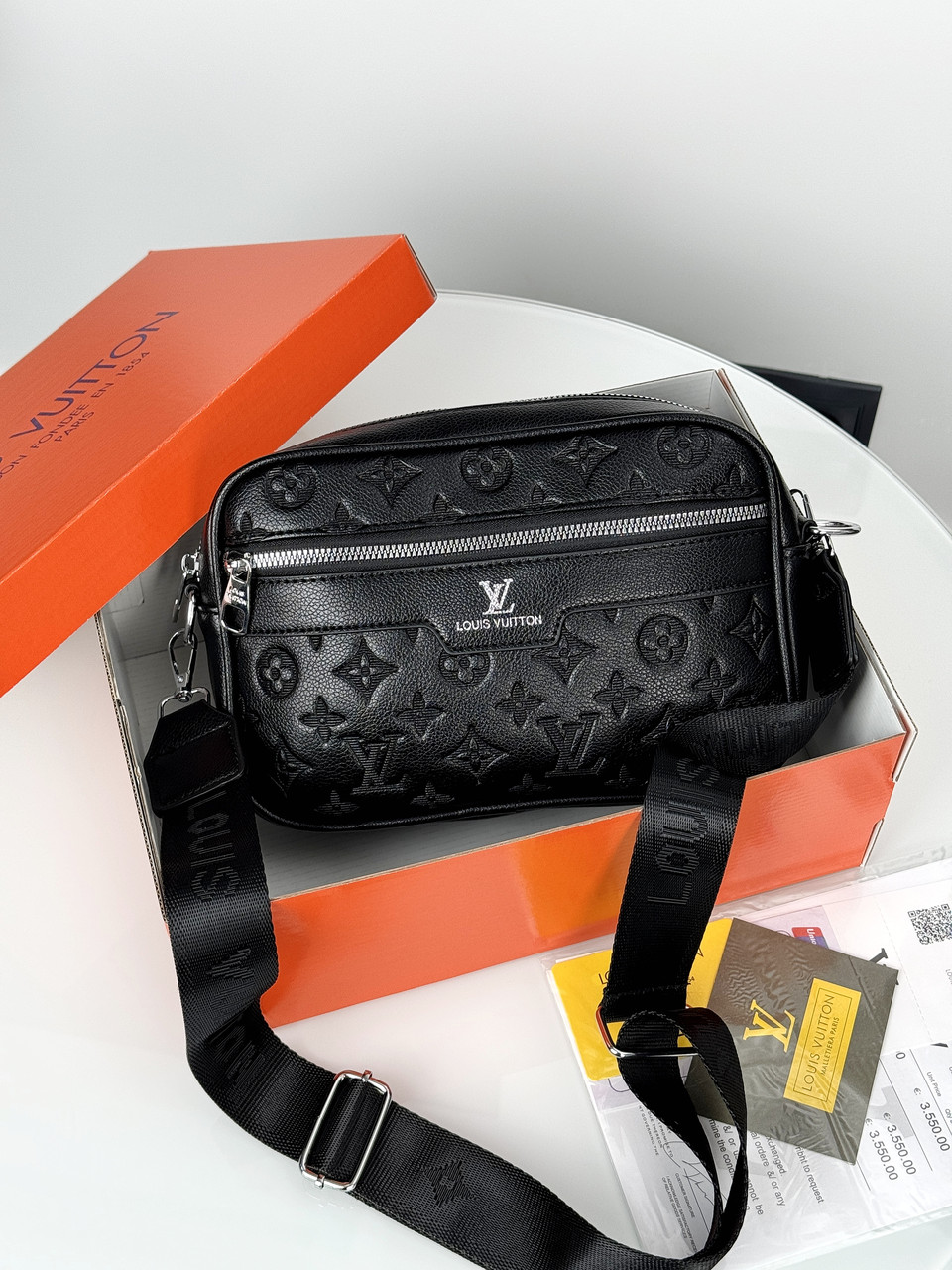 Чоловіча сумка чорного кольору через плече Louis Vuitton якості LUX