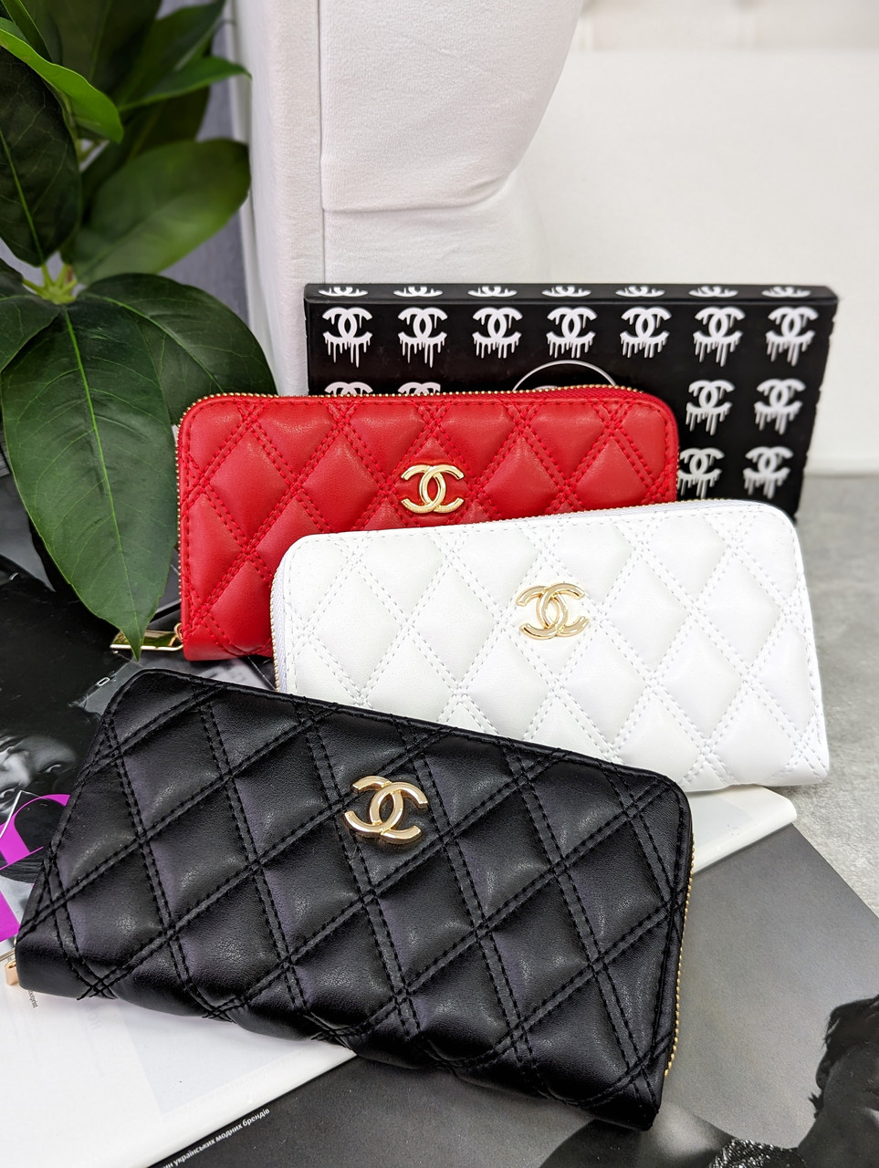 Білий шкіряний гаманець Chanel якості LUX в фірмовій коробці