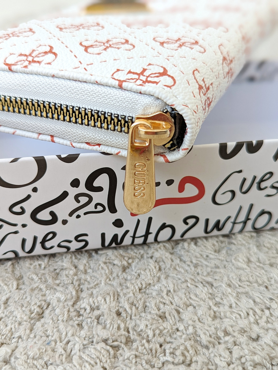 Білий шкіряний гаманець Guess якості LUX в фірмовій коробці