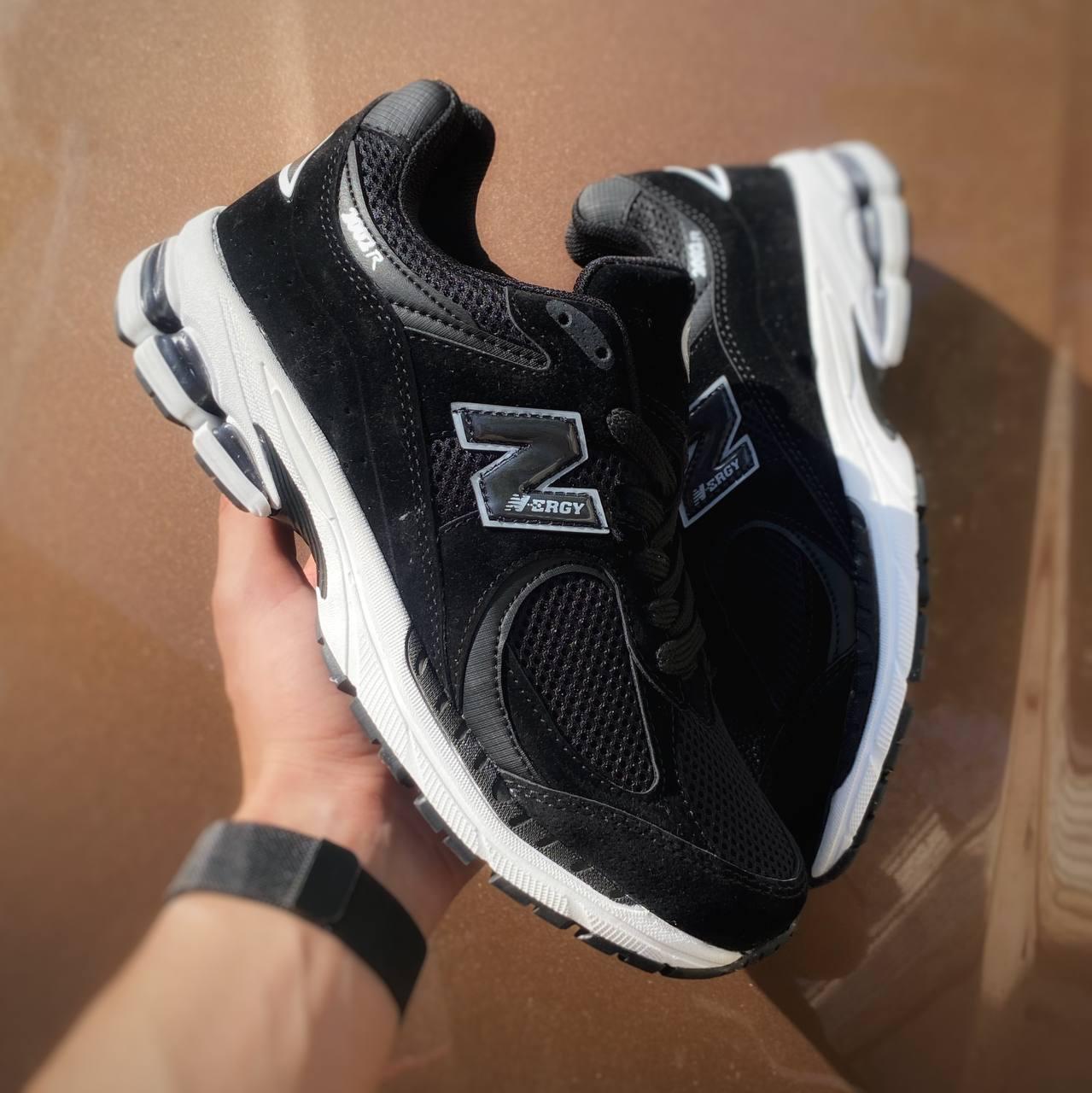 Стильні чоловічі кросівки New Balance 2002r Black White 40-44 41