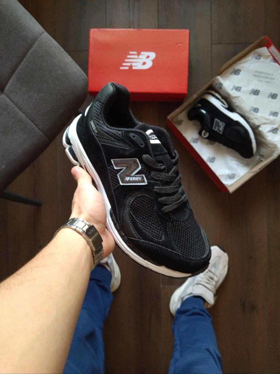 Стильні чоловічі кросівки New Balance 2002r Black White 40-44 41